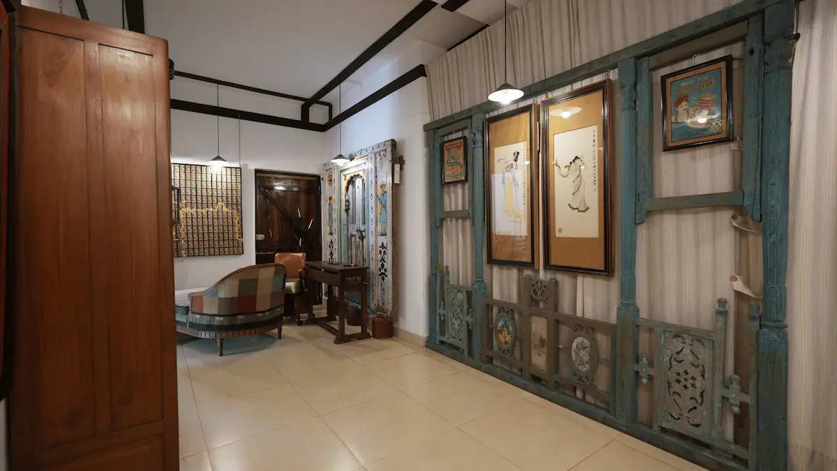 Read more about the article Design That Tells a Story: The Power of Curated Interiors