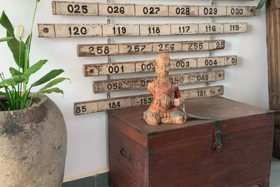 sculpture artpeice displayed at circa warehouse.