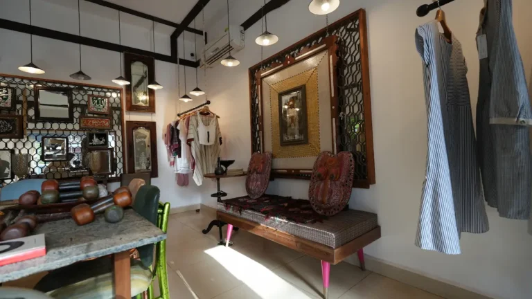 Read more about the article Making Small Spaces Look Luxurious: Interior Design Tips That Work