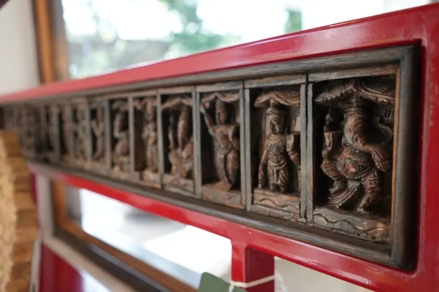 Wooden artpeice at circa warehouse