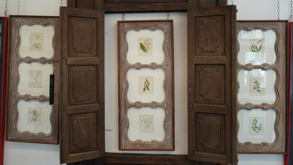 Read more about the article Timeless Walls: Choosing Vintage Paintings & Prints That Speak to Your Space